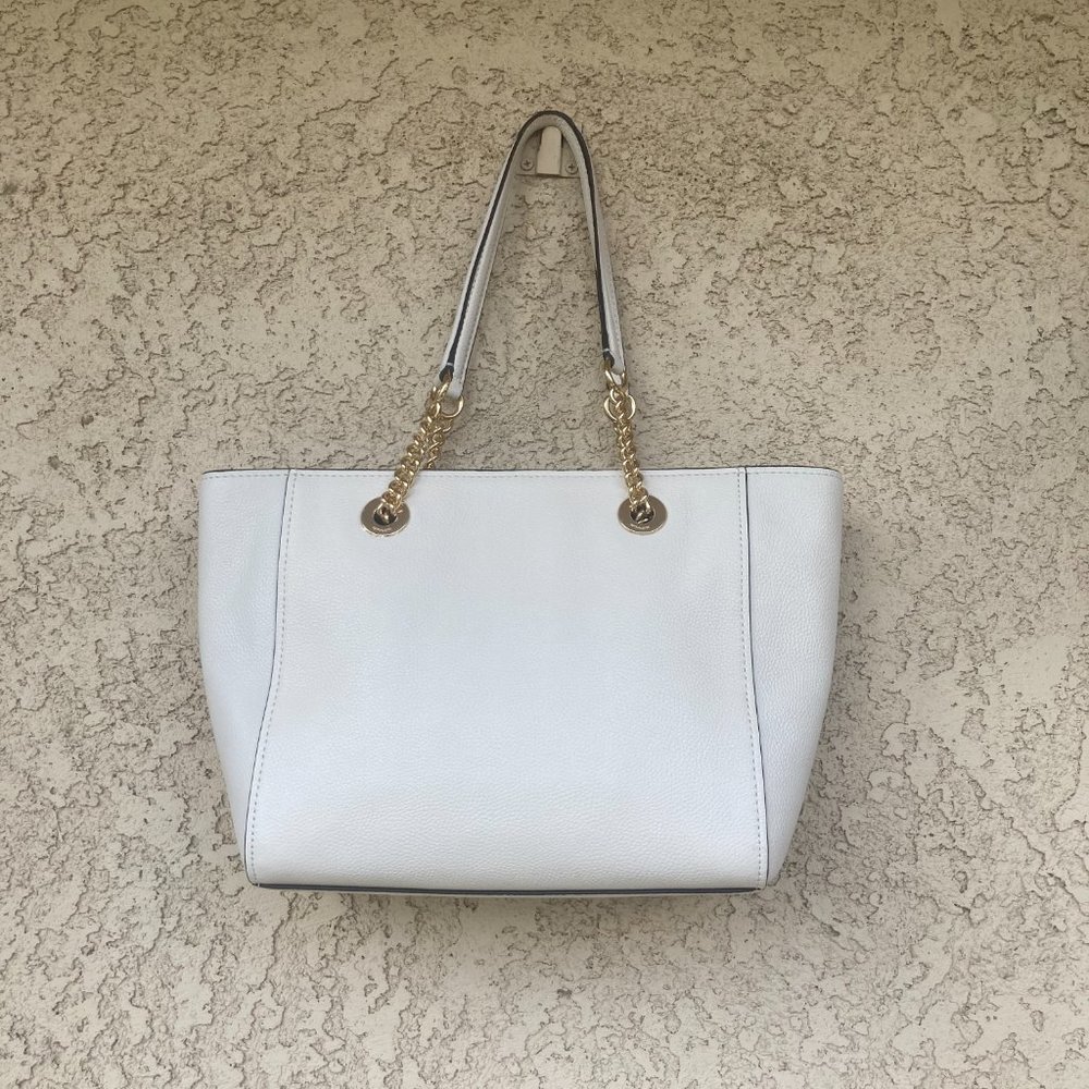 COACH White pebbled leather turnlock chain tote - Picture 2 of 8